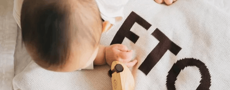 ニットのブランケット