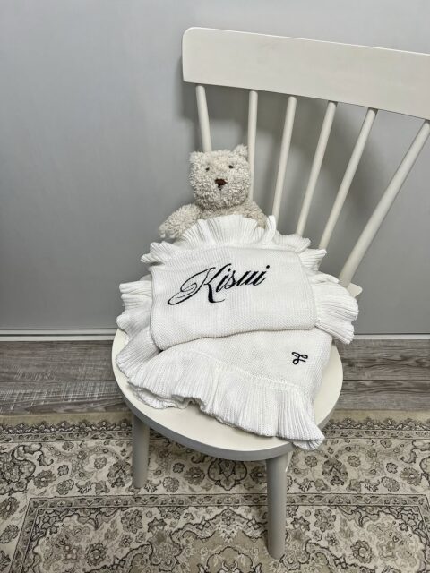 ⌇ 𝑁𝑒𝑤 𝑖𝑛...🦢🤍
⑅
#pr #anniversaryblanket #anniversaryblanket_ism
#アニバーサリーブランケット #名入れブランケット
#お名前入りブランケット #出産祝いにオススメ #出産祝い
🌷@sa.yaaa___様🌷
素敵な投稿お写真ありがとうございます😊🥳🎵
リポさせていただきます🤲😊
☆刺繍のフリルブランケット(名前)☆
カラー : ホワイト
刺繍(お名前部分) : 1 ネイビー
素材にも品質にも拘ってひとつひとつ心を込めてお作りしています🤲
これからも長くご愛用いただければ幸いです😆 💕