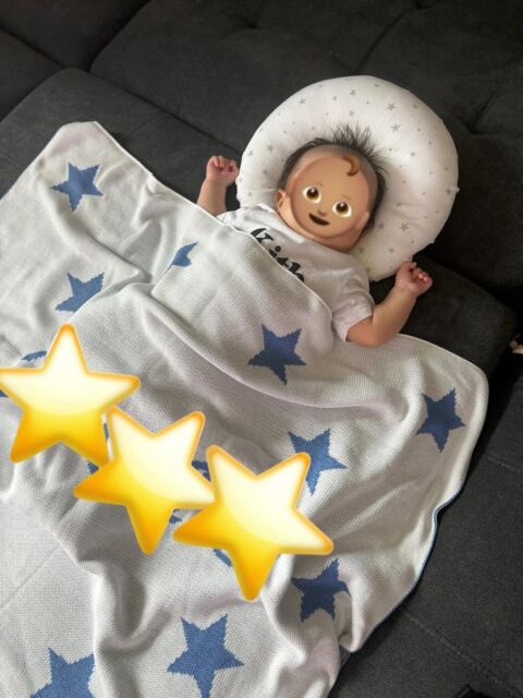 ⁡
まだ数回やけど抱っこしやんくても
寝ることもあって成長がすごい🥺👏
何でも1人でできるようになるの嬉しいけど
ちょっと寂しい気もするなあ🥹🥹🥹
⁡
写真はお昼寝のときに使う用で
最近ゲットした👶🏽のブランケット🩵
名前入れられるもの
いっぱいGETしていってる🤭✨
⁡
お昼寝のときの必需品なってる😴
⁡
#AnniversaryBlanket #AnniversaryBlanket_ism #アニバーサリーブランケット #名入れブランケット #お名前入りブランケット 出産祝い
⁡
🌷@aina_fukumoto様🌷
素敵な投稿お写真ありがとうございます😊🥳🎵
リポさせていただきます🤲😊
⁡
☆[ホシ]AnniversaryBlanket（名前）☆
ベース色(c) : ホワイト
アクセント色（名前の文字の色）(w) : フレンチブルー
フォント : Lucida Calligraphy（カリグラフィ）
⁡
素材にも品質にも拘ってひとつひとつ心を込めてお作りしています🤲
これからも長くご愛用いただければ幸いです😆 💕