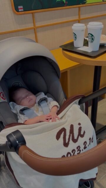 ベビ卒しても使える!大人になっても大切にしてもらえる🌸
はじめてのブランケットなら、AnniversaryBlanket!
90cmサイズだから、大人になってもひざかけにつかったり、大サイズはブランケットとしても十分使えちゃう。
赤ちゃんから一緒に育っていくブランケット。
オーガニックコットン、日本製で安心なブランケットで毎日を過ごしましょう♪